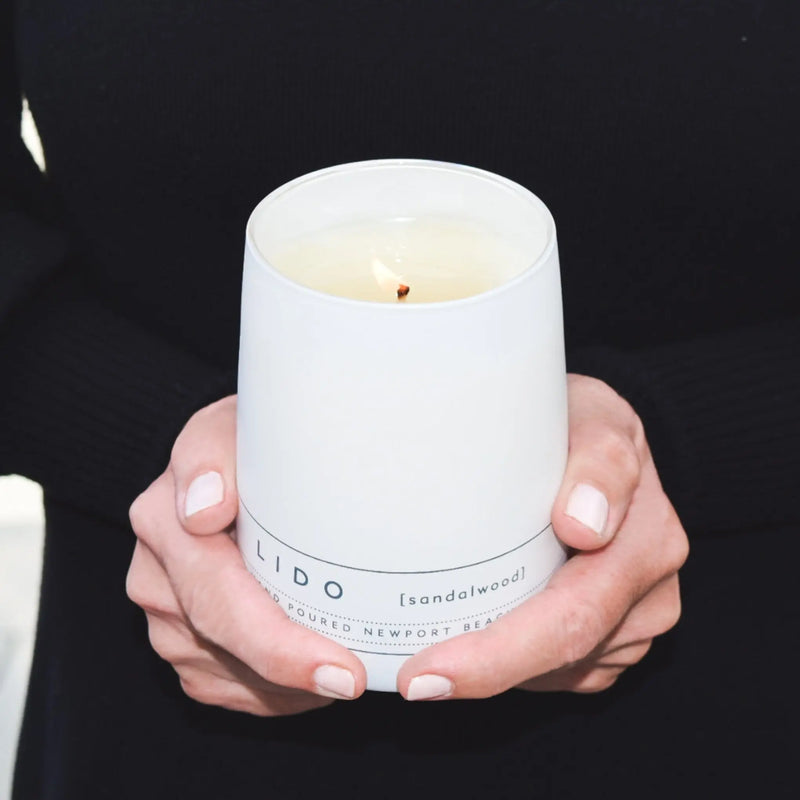 Handcrafted Soy Wax Candles in Glass Jar - Custom Fragrance & Elegant  Design